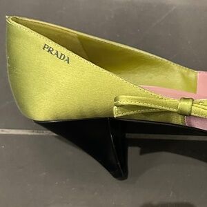 WORN ONCE INDOORS!Prada bicolor satin bow pumpsArt. 1173JN- Color Confetto Edero